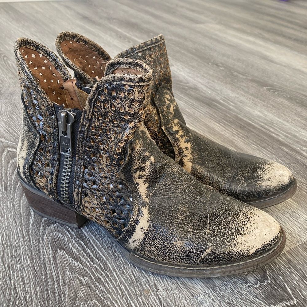 Circle G Women's Brown Leather Cutout Distressed Boots Sz 9 Both-Side Zippers
